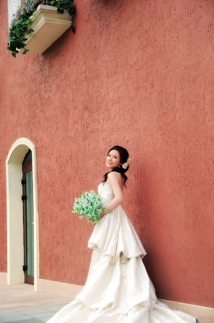 侯芊 婚纱……我白图片