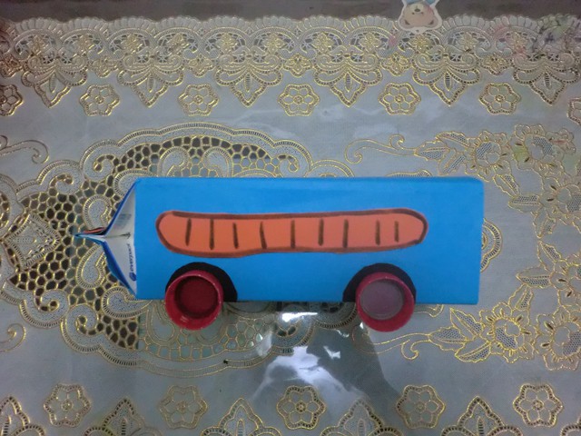 宅在家里做手工-----diy牛奶盒小汽车