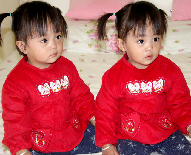 我的双胞胎女儿,这里双胞胎妈妈多吗?嘿嘿!