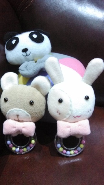 瞧瞧,我和老公给宝宝做的小玩具