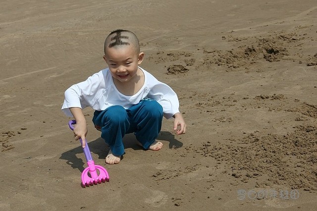 小孩光膀子 小孩子图片