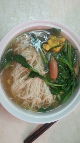 只有我一个人在家,每天中午就吃面≥﹏≤菠菜面