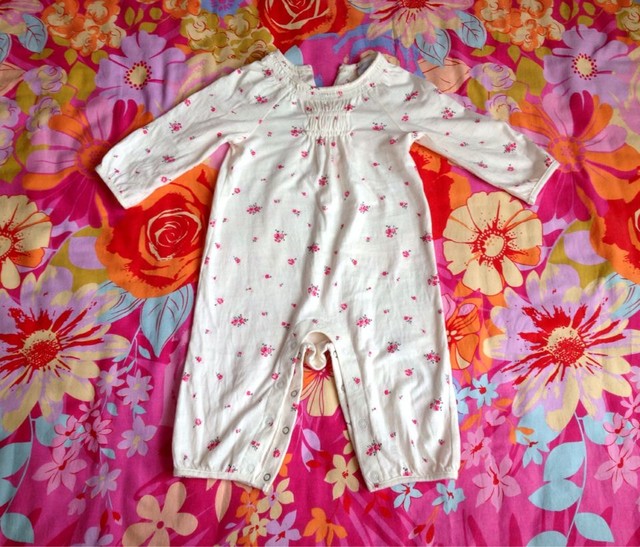 转件gap的小花衣服