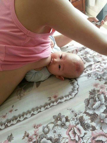 发吃奶照喽宝妈们快来啊