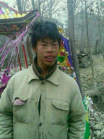 发自拍的看过来你们有我美吗 我美吗我美吗 ?