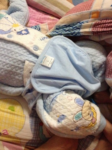 买了一包纸尿片,固定不住,一拉尿裤子就湿,怎么办?