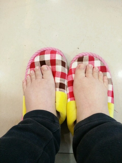 脚肿的像猪蹄一样