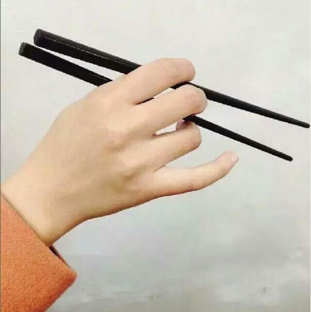 筷子拿法测性格,准的点赞!