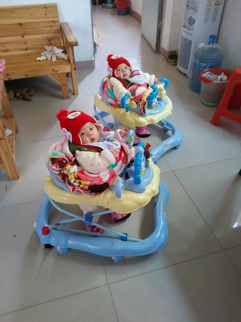 宝宝8个月就坐学步车啦?可以坐嘛