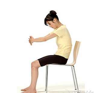 瘦后背——拉伸背部肌肉【教你减肥】