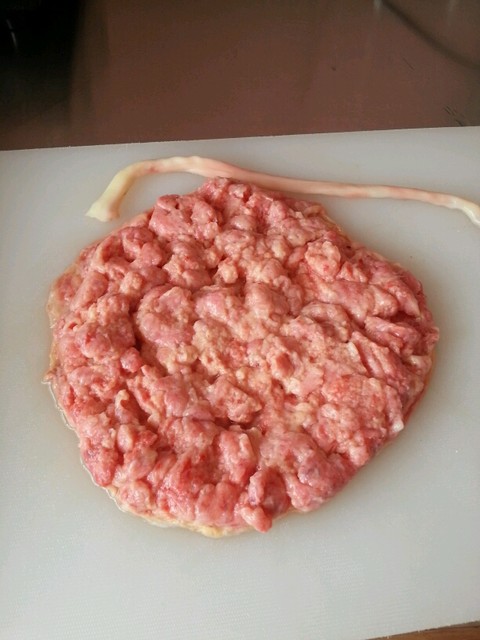 这就是我的胎盘,加工成胶囊,自己吃了奶水多,身体也不出汗了