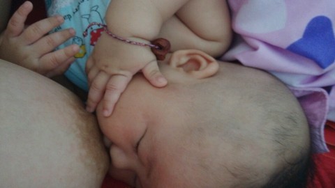 都来晒晒餵奶时的照片吧