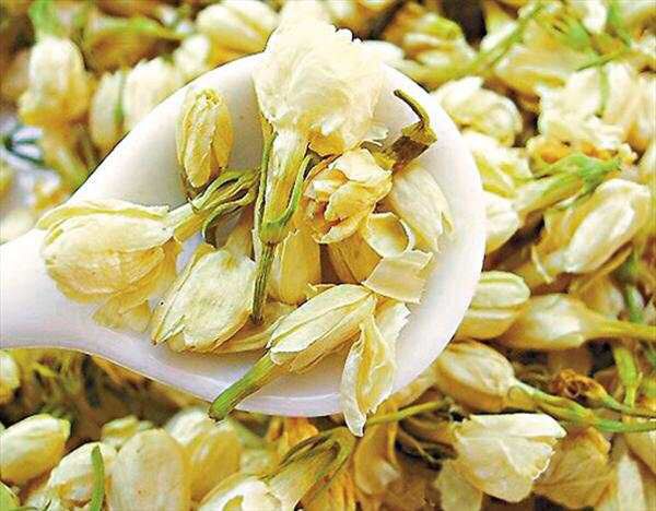 请教宝妈们,蜂蜜水和茉莉花苞茶分别什么时候开始喝?