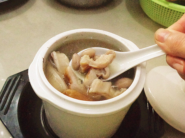 【家常美食】花生猪肚煲