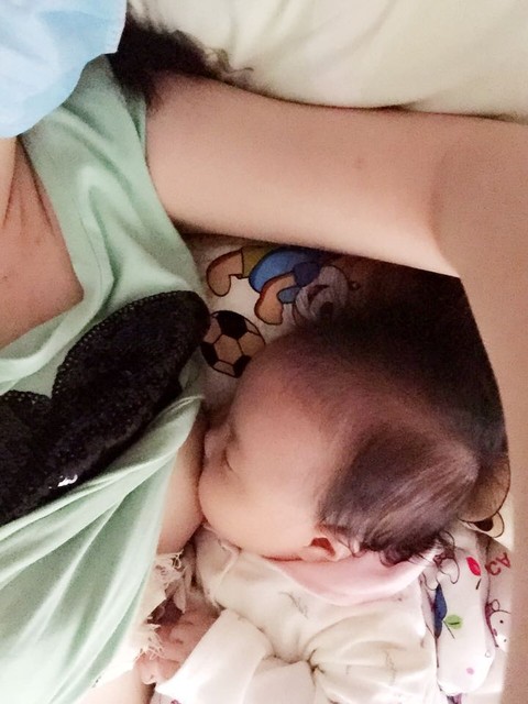 有多少宝妈喂奶都是躺着的呀?