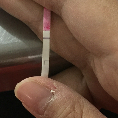 秀儿早孕试纸,同房后六天测的,有点浅浅的粉印,是怀孕了么?