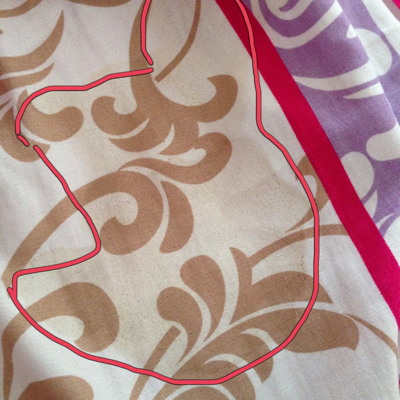 昨天去他单位宿舍,看到床单上有这个,怀疑老公出轨.