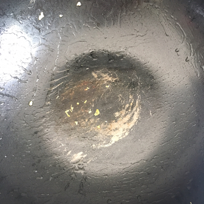 新买的铁锅掉漆炒菜孕妇吃了有没有影响?